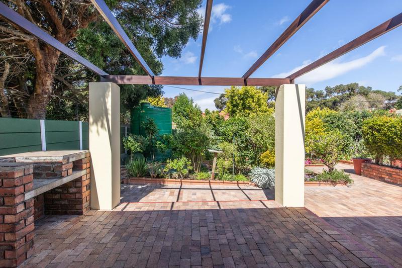 5 Bedroom Property for Sale in Bergvliet Western Cape